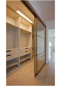 Линейная гардеробная комната с дверями купе Белгород