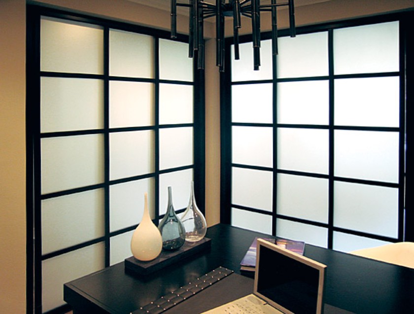 Угловая перегородка в японском стиле с матовым стеклом Белгород